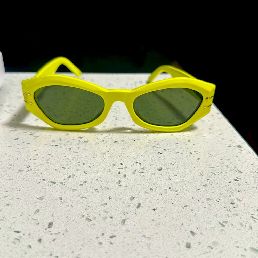 Lime Green Dior Signature B1U sunglasses